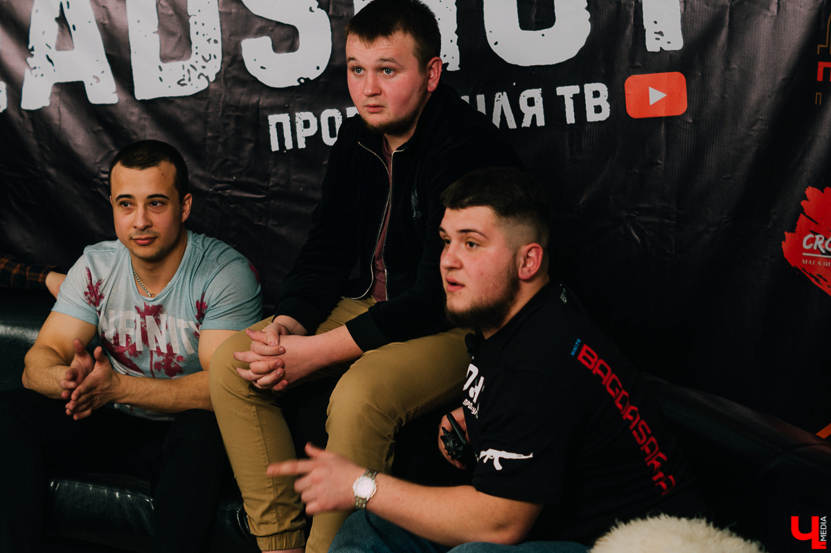 Первая пресс-конференция бойцов в рамках владимирского ютуб-шоу «HEADSHOT» была ох какой горячей. Как думаете, махали ли ребята кулаками до драки?