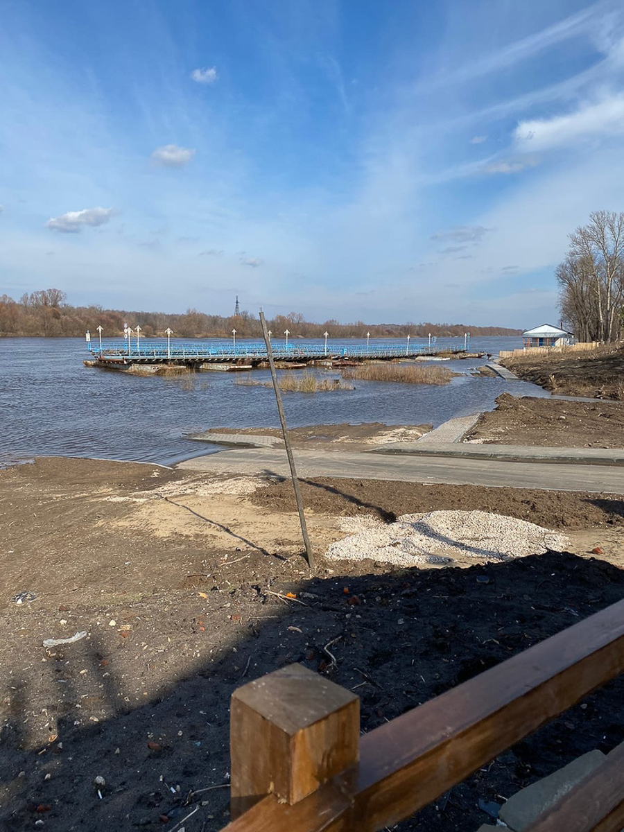 В Гороховце заканчивают строительство набережной. А вот обновление парка затягивается