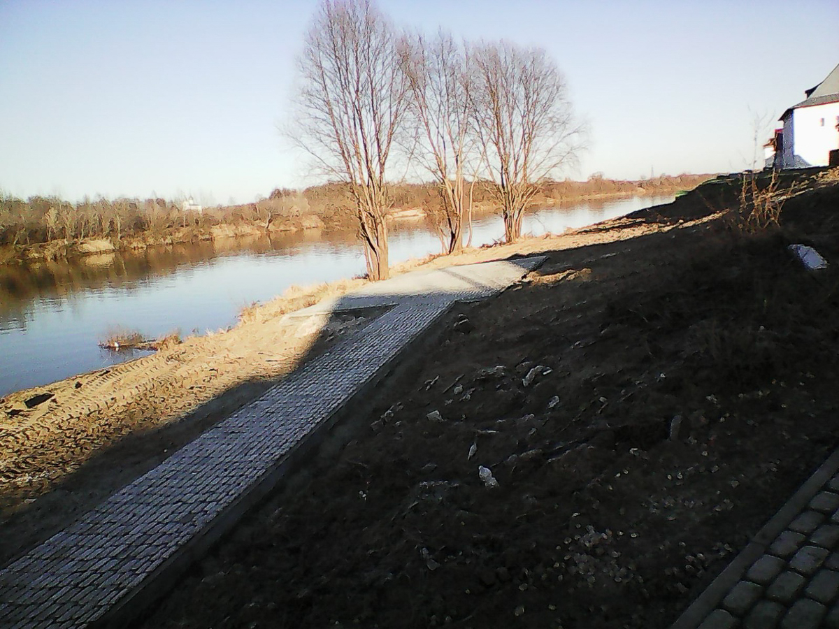 В Гороховце заканчивают строительство набережной. А вот обновление парка затягивается