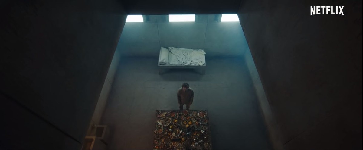 Что там с кинопремьерами, ждать ли новых сериалов и какие фильмы посмотреть во время самоизоляции? Блогер Илья Кролик все рассказал, показал и  топ-5 карантинных фильмов собрал