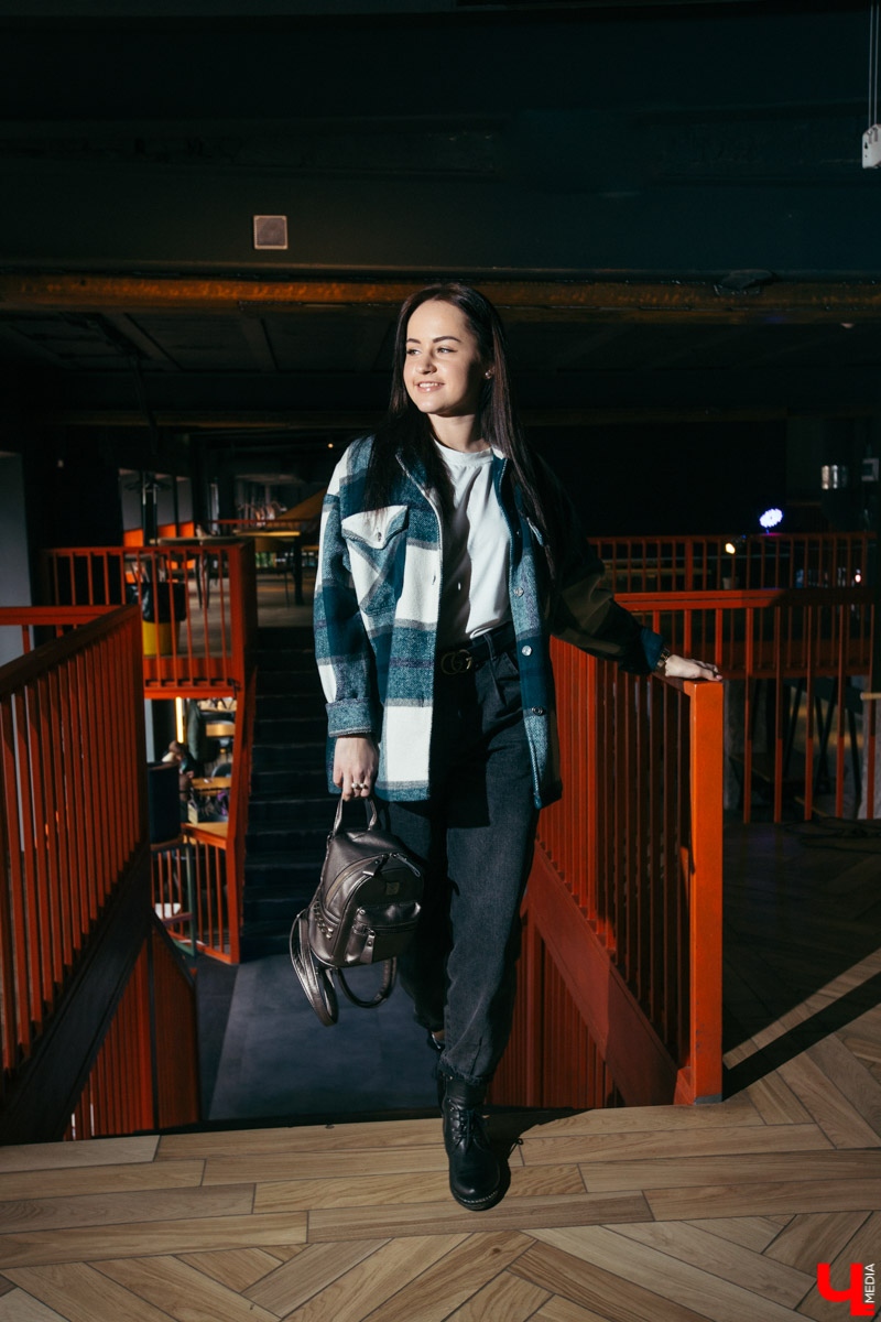 Владимирская танцовщица Вера Поповиченко рассказала о своей любви к пиджакам, минималистичным аксессуарам и oversize-вещам