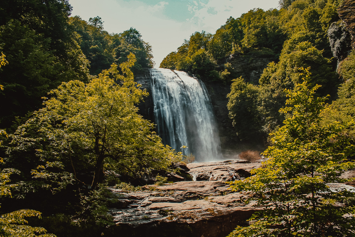 Куда поехать в весенний отпуск? Этот вопрос озаботил владимирцев, ведь в связи со сложившейся ситуацией многие страны экстренно закрыли свои границы. Но «Ключ-Медиа» подыскал для вас 10 интересных маршрутов!