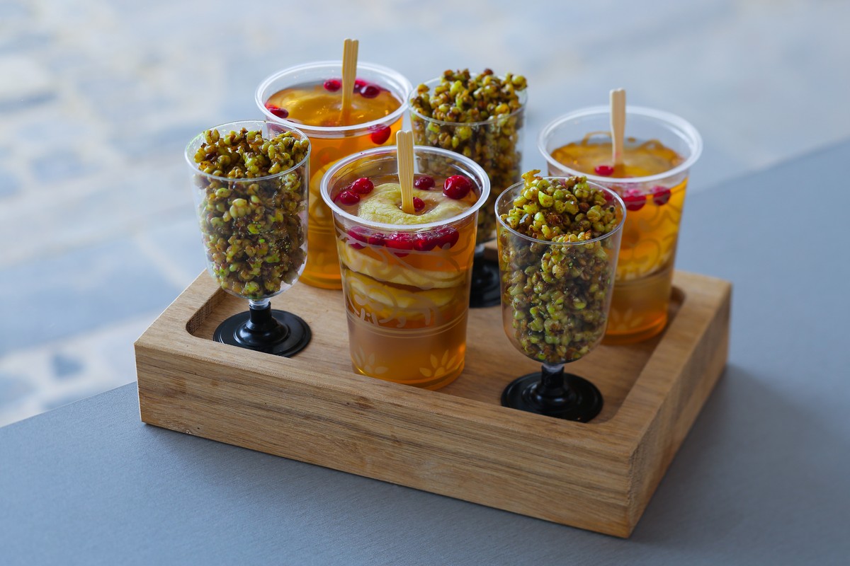 Ну, что, запаслись гречкой на год вперед? А что из нее делать-то будете? Если стандартные блюда уже не котируются, предлагаем вам обзор оригинальных рецептов