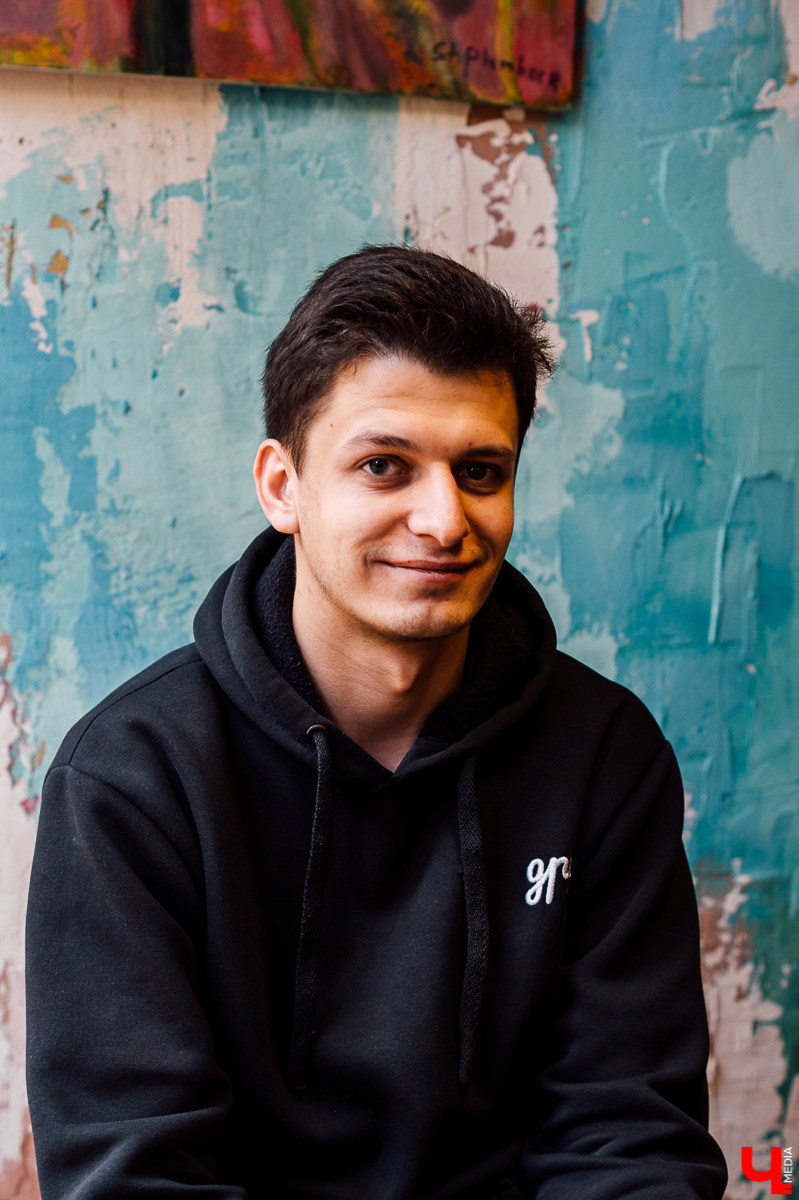 Тот случай, когда отчисление на последнем курсе университета не стало фатальным. История владимирца, который благодаря школьной газете и любви к Counter-Strike пошел в журналистику, позже став главным редактором «Афиши Daily»