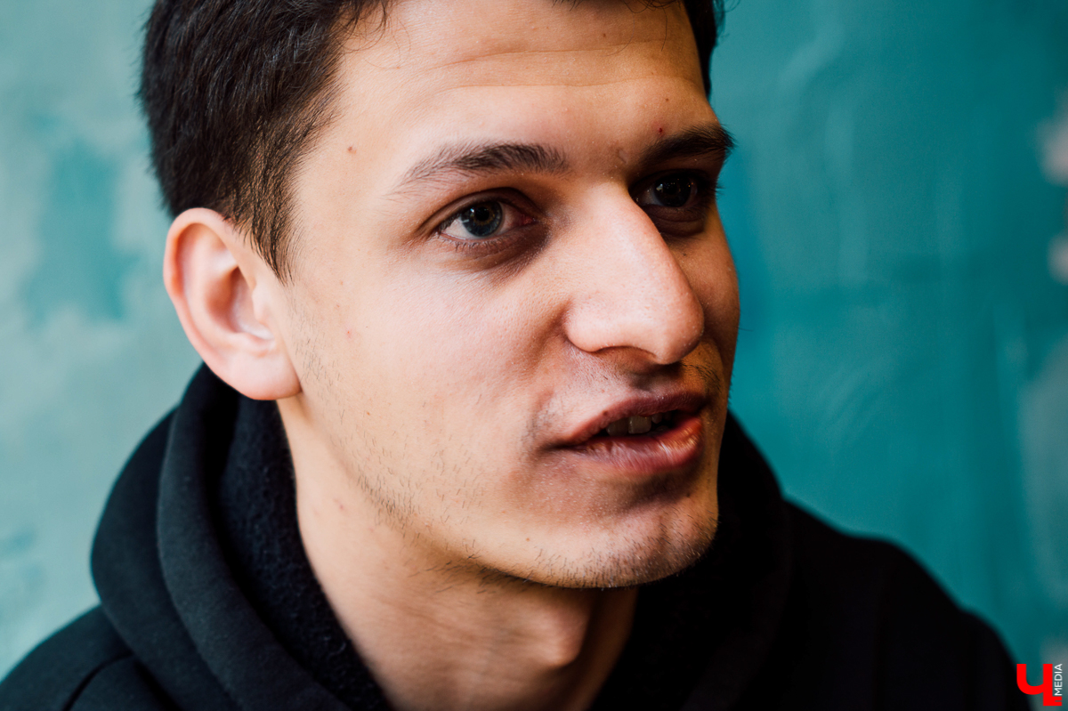 Тот случай, когда отчисление на последнем курсе университета не стало фатальным. История владимирца, который благодаря школьной газете и любви к Counter-Strike пошел в журналистику, позже став главным редактором «Афиши Daily»