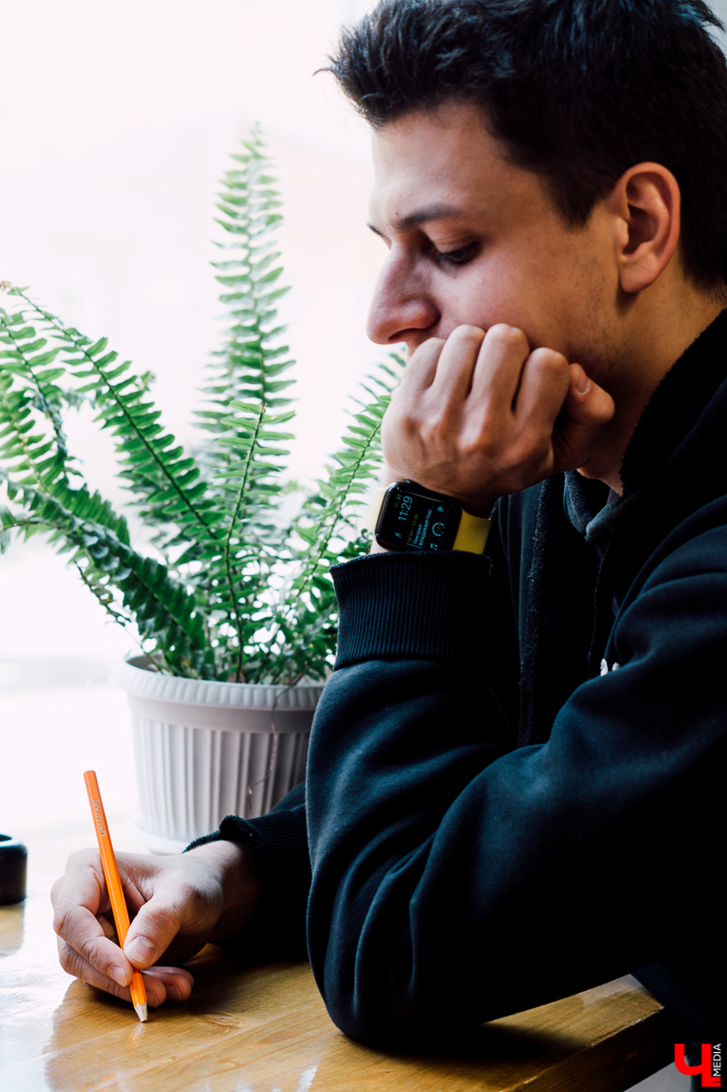 Тот случай, когда отчисление на последнем курсе университета не стало фатальным. История владимирца, который благодаря школьной газете и любви к Counter-Strike пошел в журналистику, позже став главным редактором «Афиши Daily»