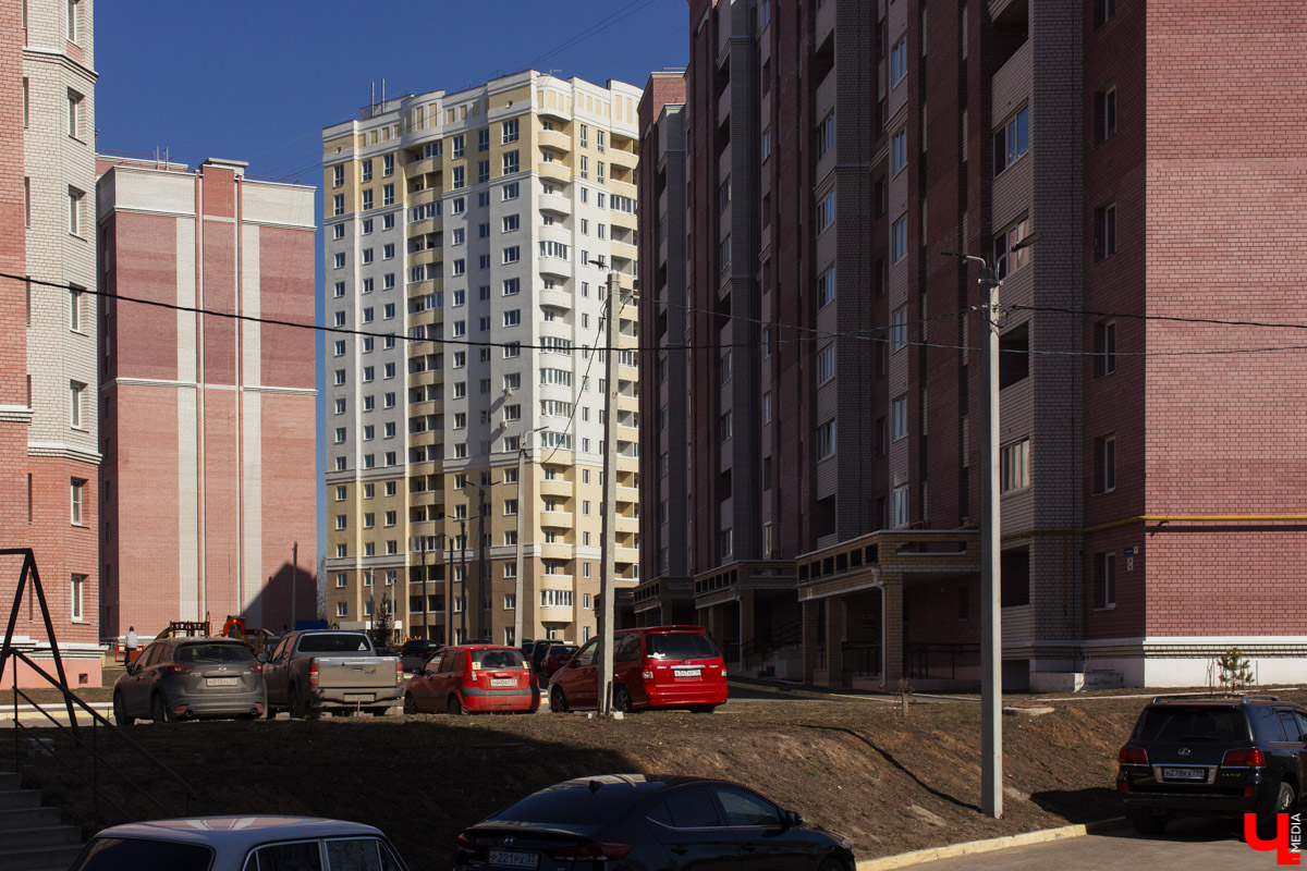 А правда, что в Веризино всегда дует сильный ветер и пахнет кормом для животных? И вообще, каково жить за Пекинкой? Отвечаем на самые животрепещущие вопросы, связанные с относительно новым микрорайоном