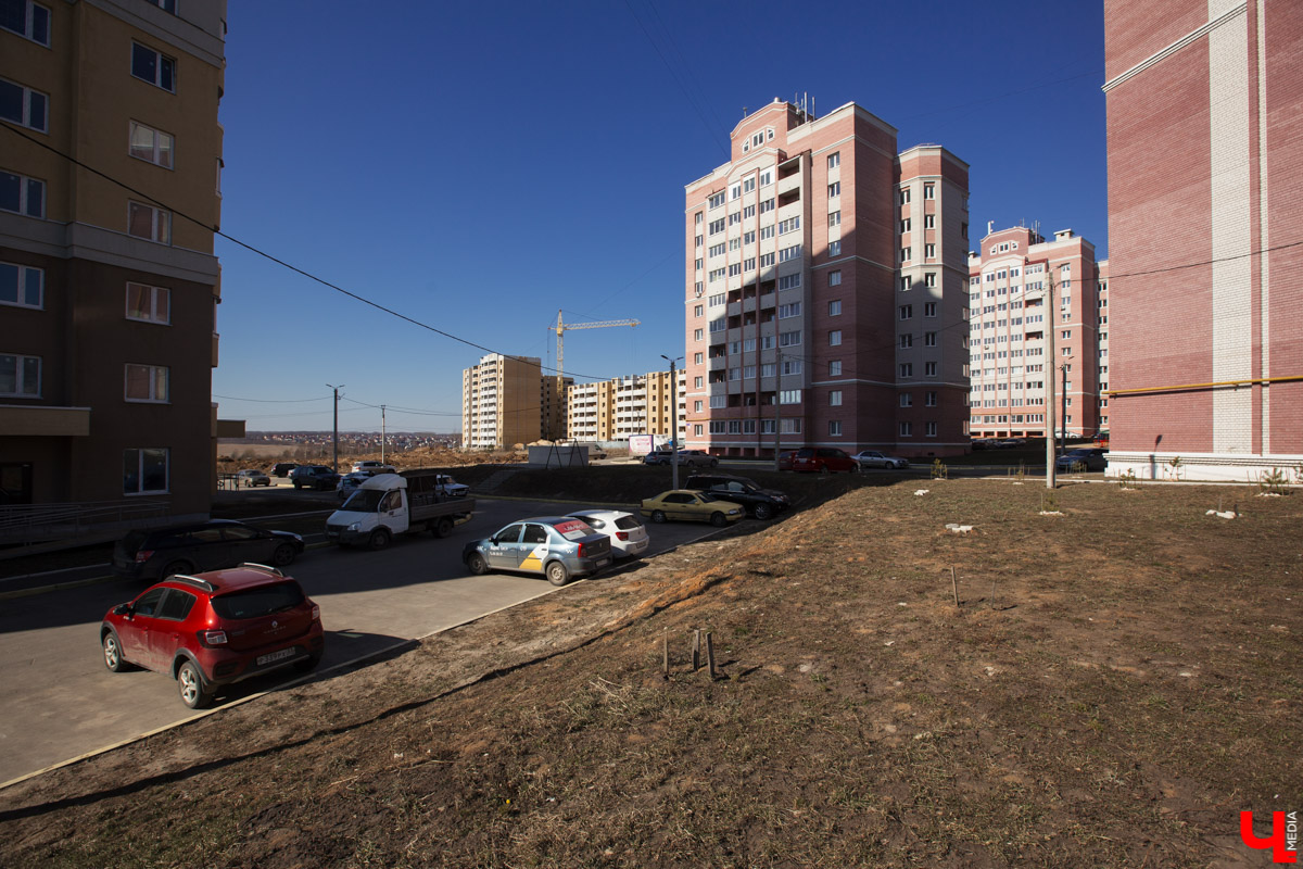 А правда, что в Веризино всегда дует сильный ветер и пахнет кормом для животных? И вообще, каково жить за Пекинкой? Отвечаем на самые животрепещущие вопросы, связанные с относительно новым микрорайоном