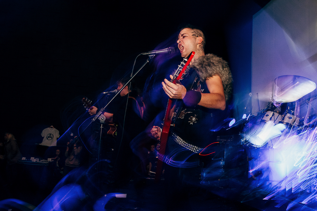 Несмотря ни на что, владимирские музыканты продолжают радовать горожан своим творчеством и совсем не скучают