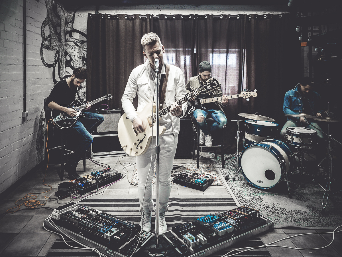 Несмотря ни на что, владимирские музыканты продолжают радовать горожан своим творчеством и совсем не скучают