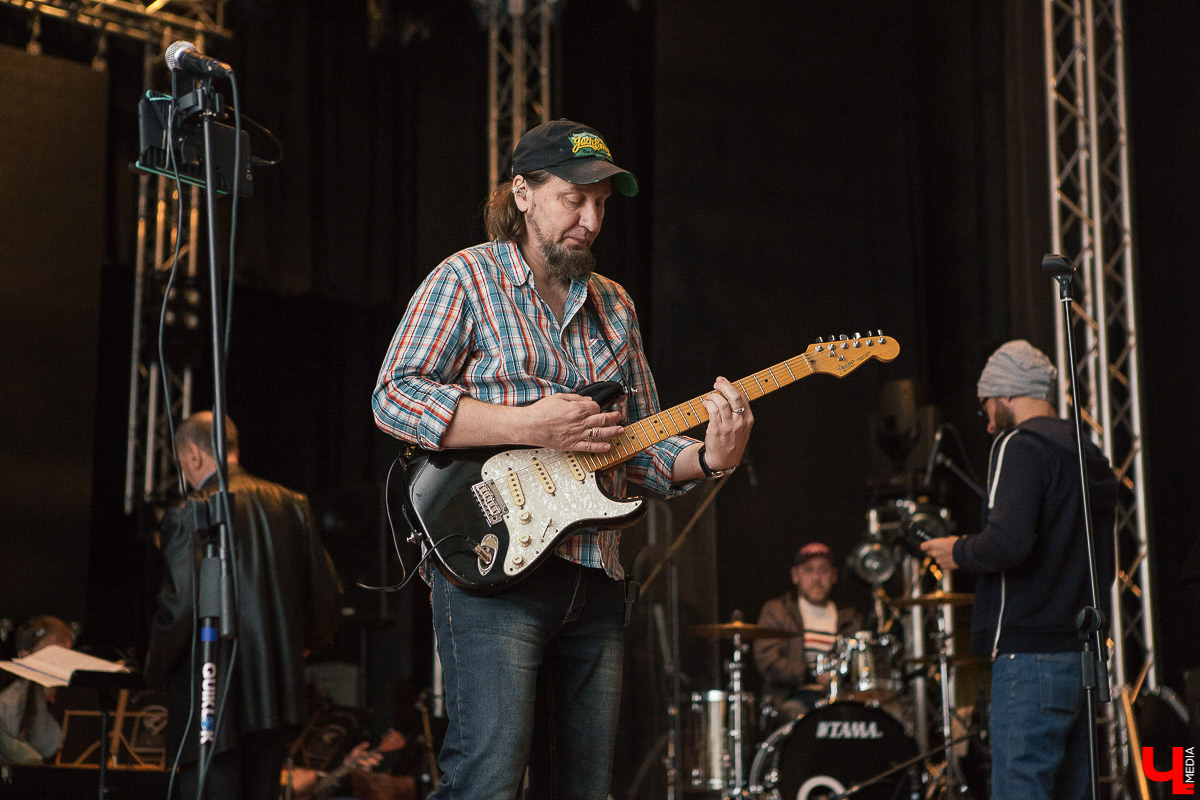 Несмотря ни на что, владимирские музыканты продолжают радовать горожан своим творчеством и совсем не скучают