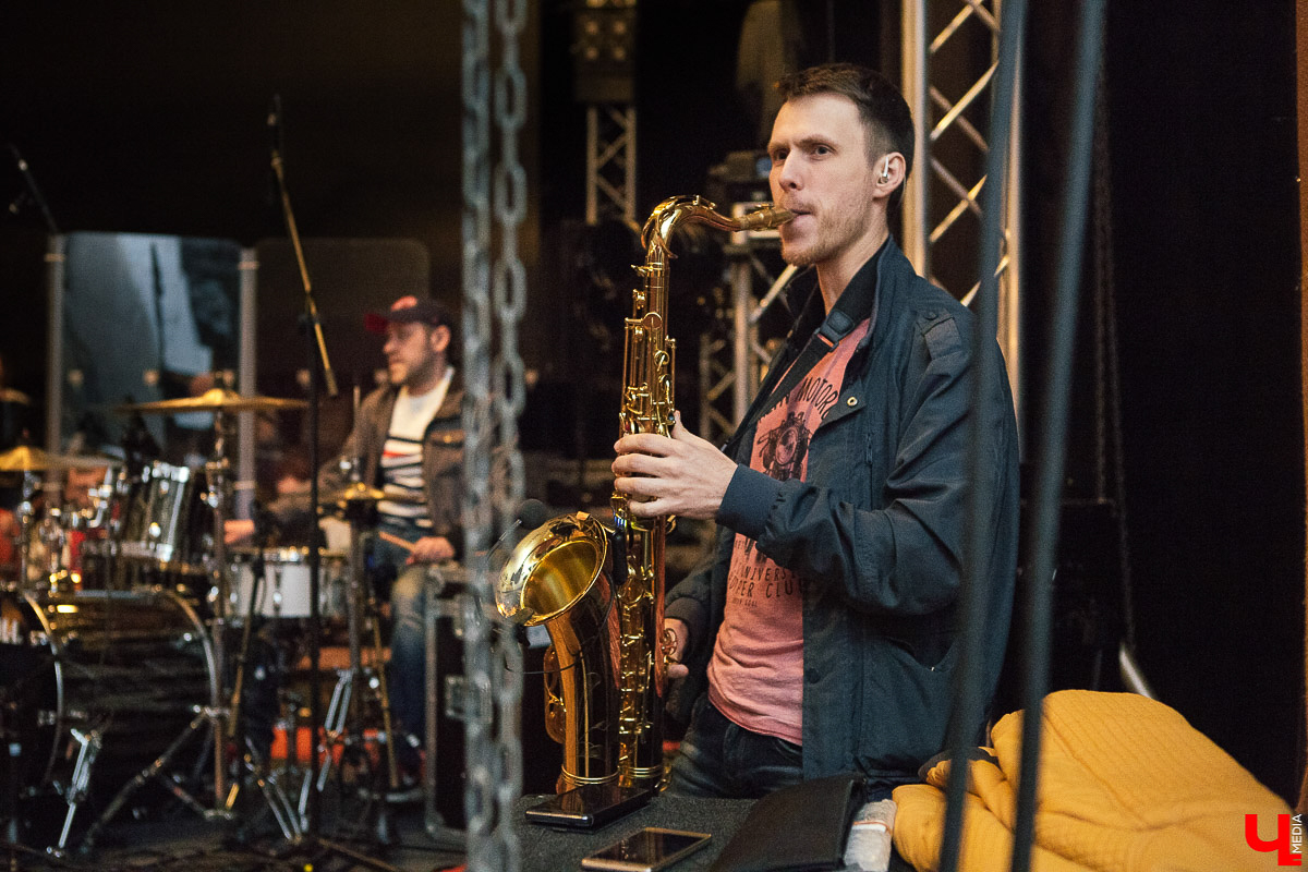 Несмотря ни на что, владимирские музыканты продолжают радовать горожан своим творчеством и совсем не скучают