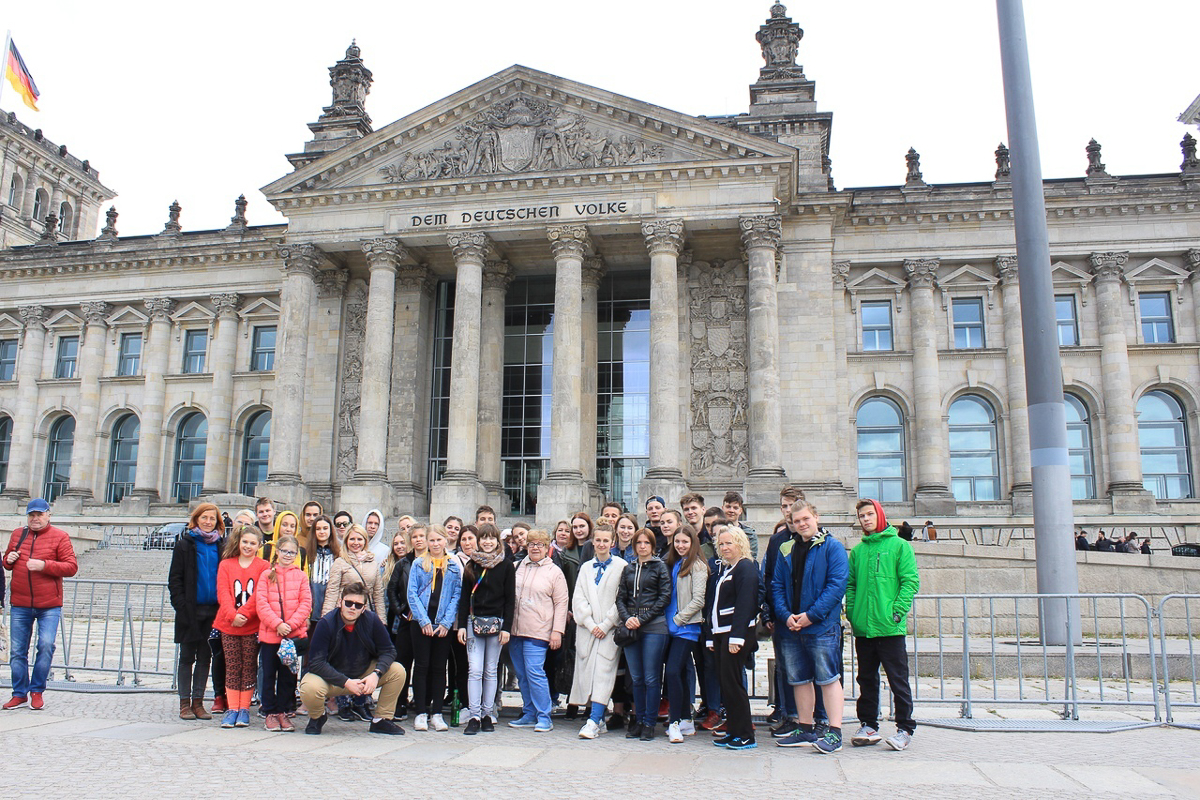 Разнообразить режим самоизоляции не выходя из дома для владимирцев проще простого. Достаточно воспользоваться афишей онлайн-мероприятий и выбрать понравившееся