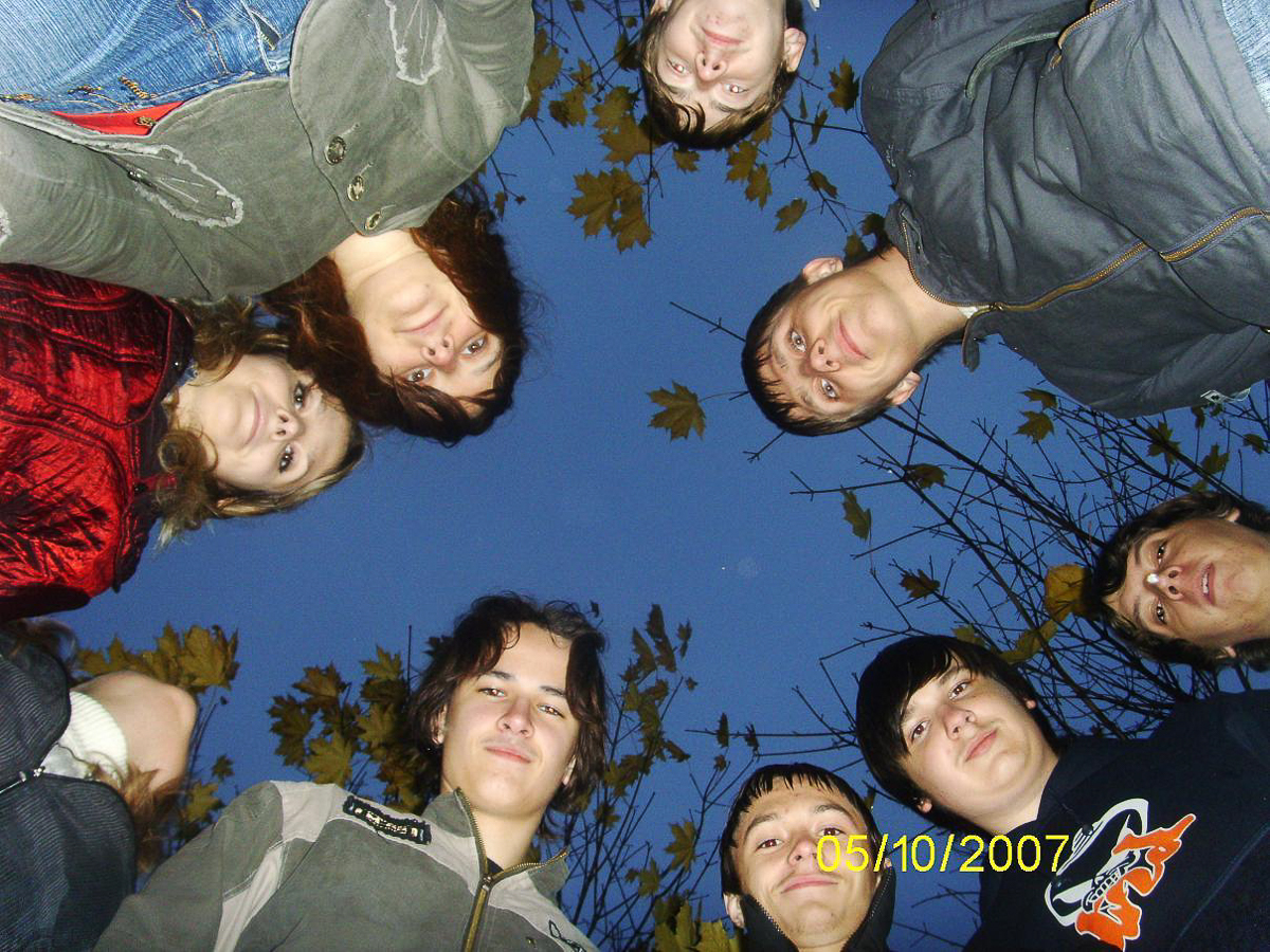 Геймерский авторитет на форуме, дружба по «аське» длиной в 15 лет, сходки гиков 2007 года и блог-туры. Читайте, как владимирцы развлекались до появления «ВКонтакте»