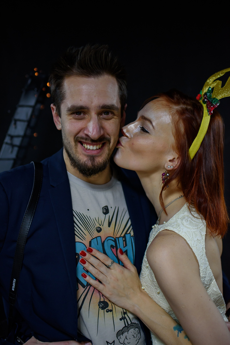 Теперь любовь проверяется не временем и расстоянием, а режимом самоизоляции. Мы поговорили с пятью владимирскими парами о том, как они с этим справляются. Кто-то ругается, испытывая стресс от всего происходящего, а кто-то умудряется даже жениться