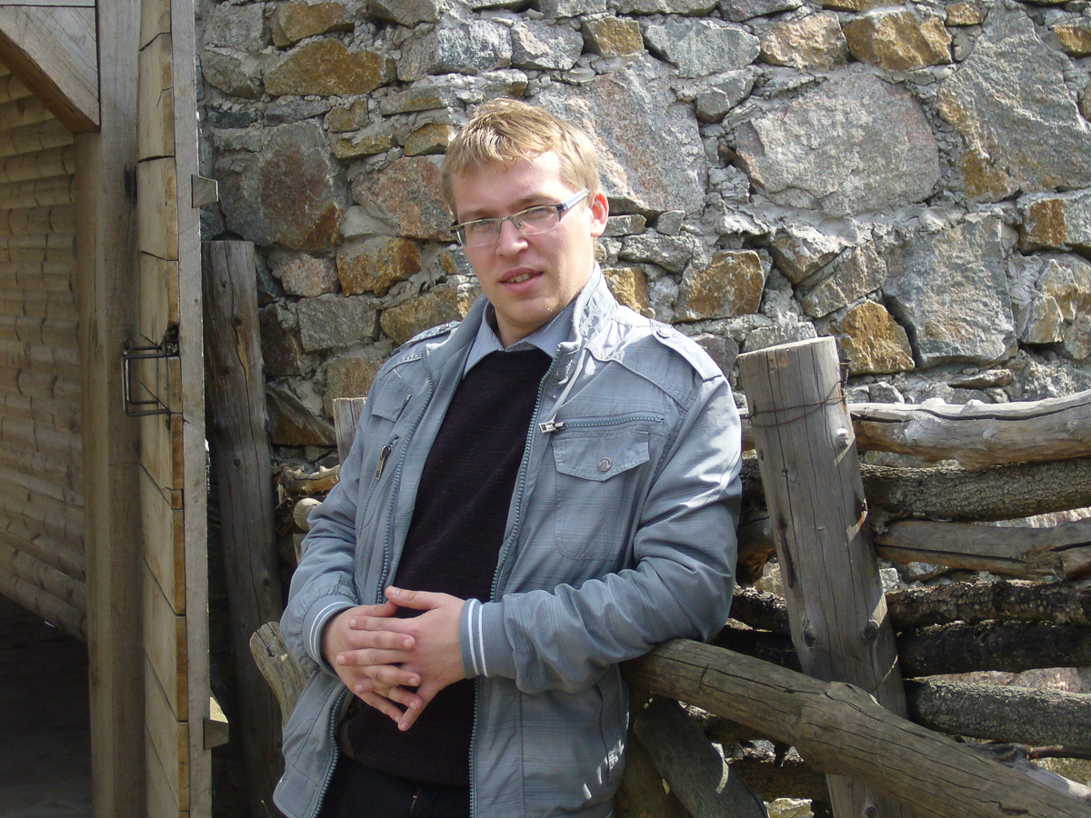 Теперь любовь проверяется не временем и расстоянием, а режимом самоизоляции. Мы поговорили с пятью владимирскими парами о том, как они с этим справляются. Кто-то ругается, испытывая стресс от всего происходящего, а кто-то умудряется даже жениться