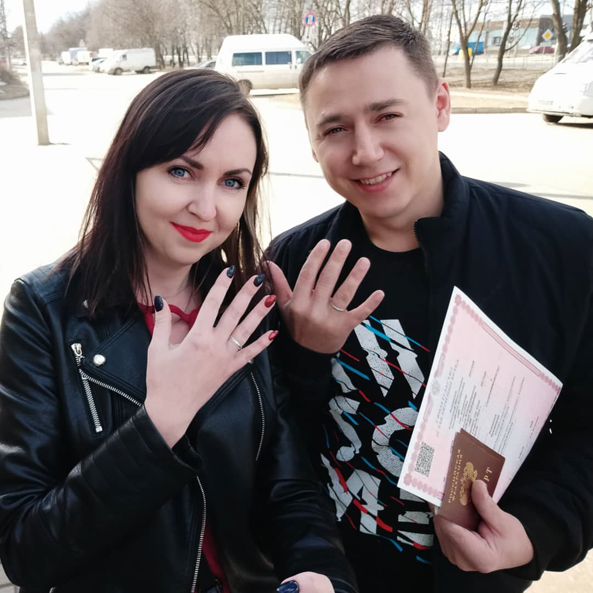 Теперь любовь проверяется не временем и расстоянием, а режимом самоизоляции. Мы поговорили с пятью владимирскими парами о том, как они с этим справляются. Кто-то ругается, испытывая стресс от всего происходящего, а кто-то умудряется даже жениться