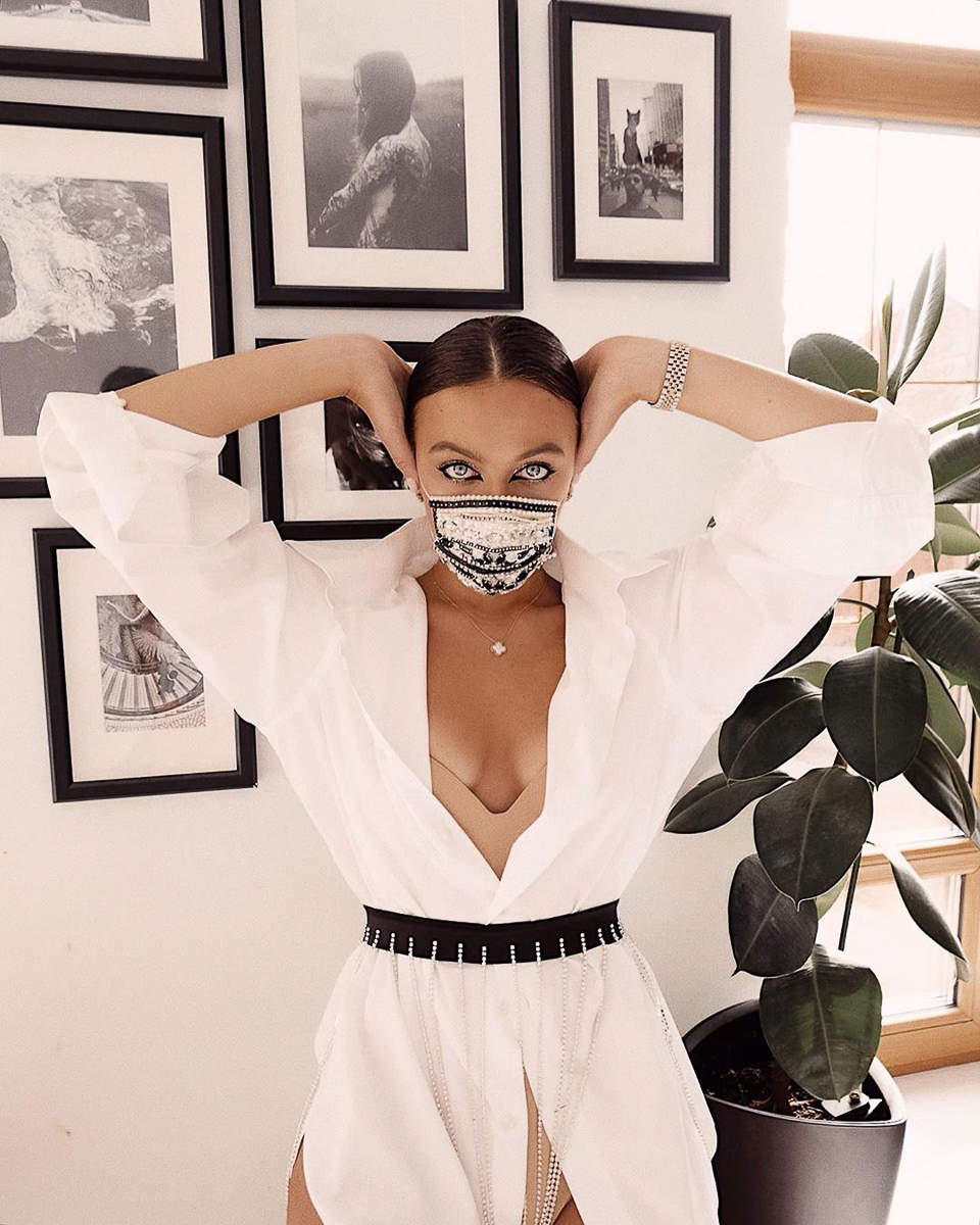 Красоте жертвы не нужны, что доказывает тренд на хэнд-мэйд маски. Разбираемся, безопасны они или же просто эффектны