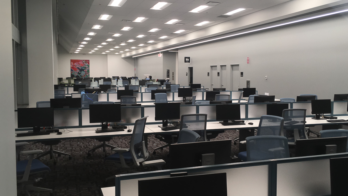 Роман Левандовский с 2015 года живет и учится за границей. Побывал на Северном Кипре, в Канаде, США и Колумбии. Мы попросили его сравнить зарубежные города с родным Владимиром