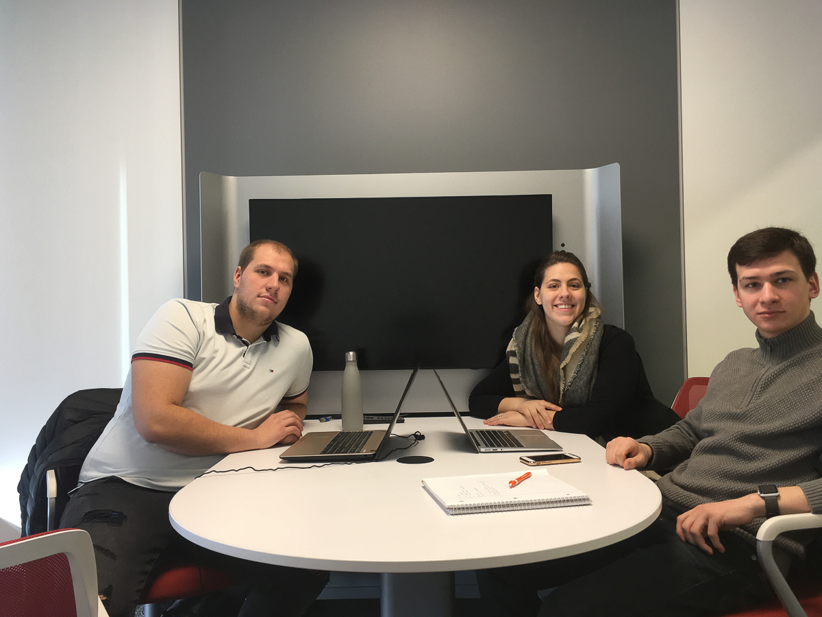 Роман Левандовский с 2015 года живет и учится за границей. Побывал на Северном Кипре, в Канаде, США и Колумбии. Мы попросили его сравнить зарубежные города с родным Владимиром