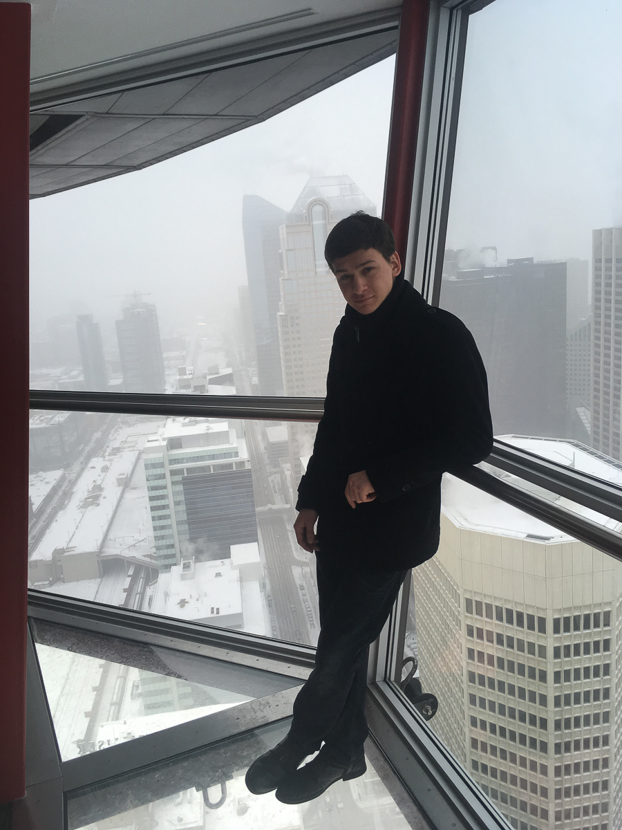 Роман Левандовский с 2015 года живет и учится за границей. Побывал на Северном Кипре, в Канаде, США и Колумбии. Мы попросили его сравнить зарубежные города с родным Владимиром