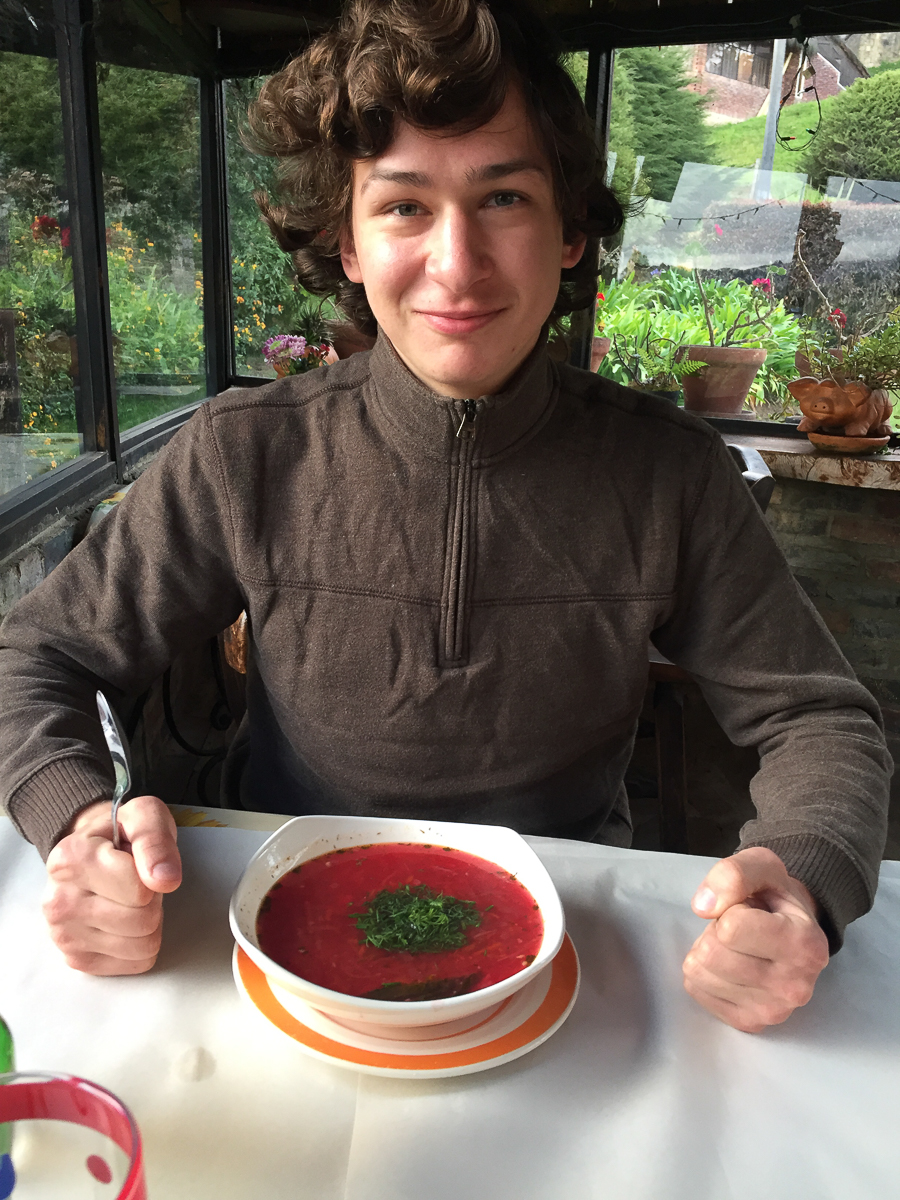 Роман Левандовский с 2015 года живет и учится за границей. Побывал на Северном Кипре, в Канаде, США и Колумбии. Мы попросили его сравнить зарубежные города с родным Владимиром