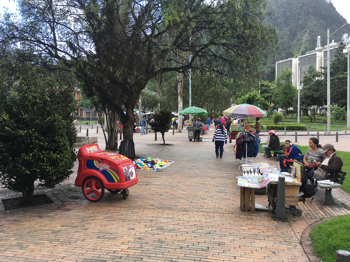 Роман Левандовский с 2015 года живет и учится за границей. Побывал на Северном Кипре, в Канаде, США и Колумбии. Мы попросили его сравнить зарубежные города с родным Владимиром