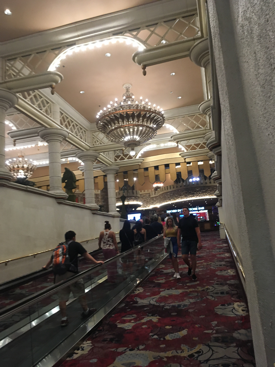 Роман Левандовский с 2015 года живет и учится за границей. Побывал на Северном Кипре, в Канаде, США и Колумбии. Мы попросили его сравнить зарубежные города с родным Владимиром