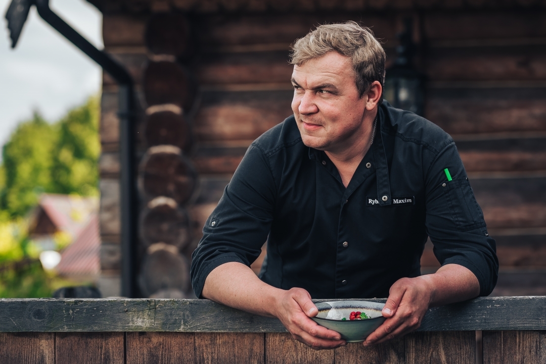 Константин Ивлев запустил проект «Друзья шефы». Одним из героев стал Максим Рыбаков, шеф-повар суздальского ресторана