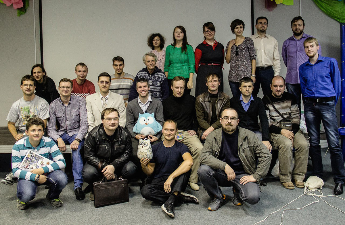 В новом выпуске программы «Своя игра» принял участие владимирский интеллектуал — Евгений Скитович. Победа была так близко, одно лишь обидное «но» помешало журналисту выиграть