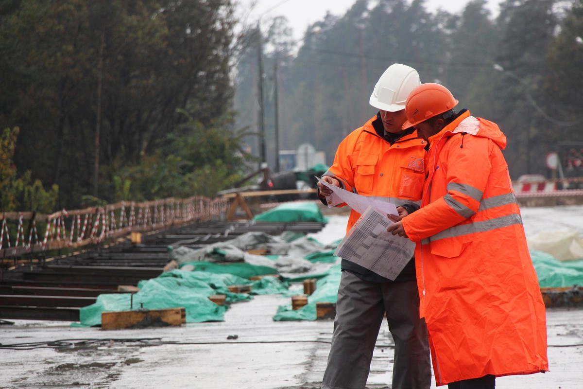 Поезда отменяют, пригородные маршруты тоже. Но есть и позитивные новости