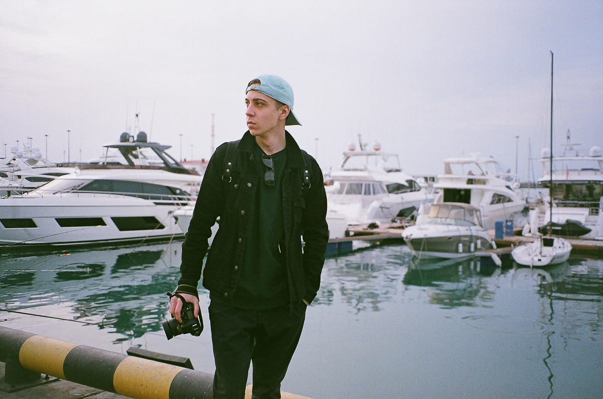 «Олимпусы», «инстаксы», «ФЭДы», «Зениты» в технических особенностях, ценах и ламповых фотографиях от молодых-горячих талантливых владимирцев