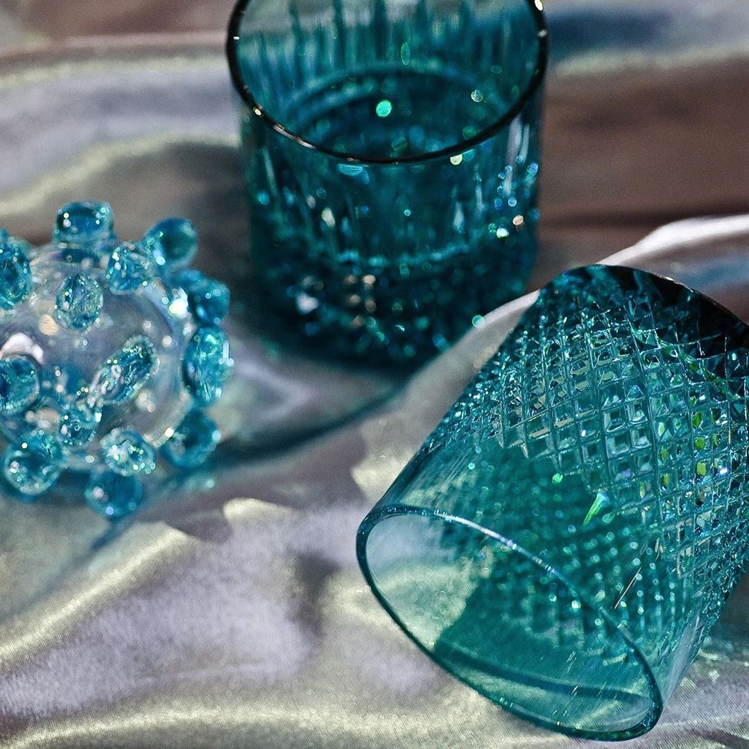 В Гусь-Хрустальном теперь производят хрустальные сувениры в виде коронавируса. И не только их. Обзор трендовых произведений народных промыслов