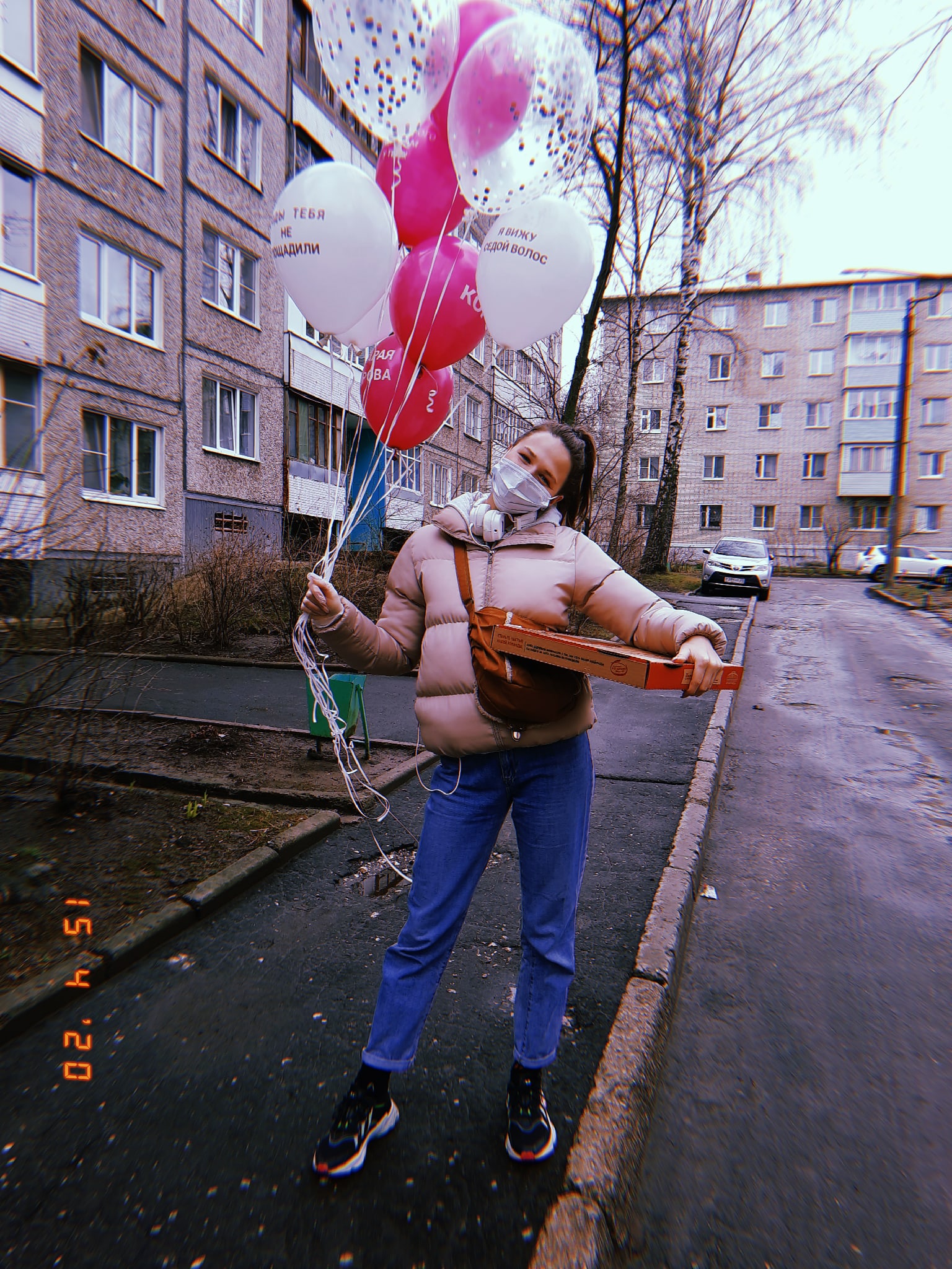 Истории ведущего Сергея Нестерова, стилиста Анны Буянкиной, дизайнера Андрея Перескокова, моделей Екатерины Крыловой и Анастасии Лобковой о праздновании дня рождения в режиме самоизоляции