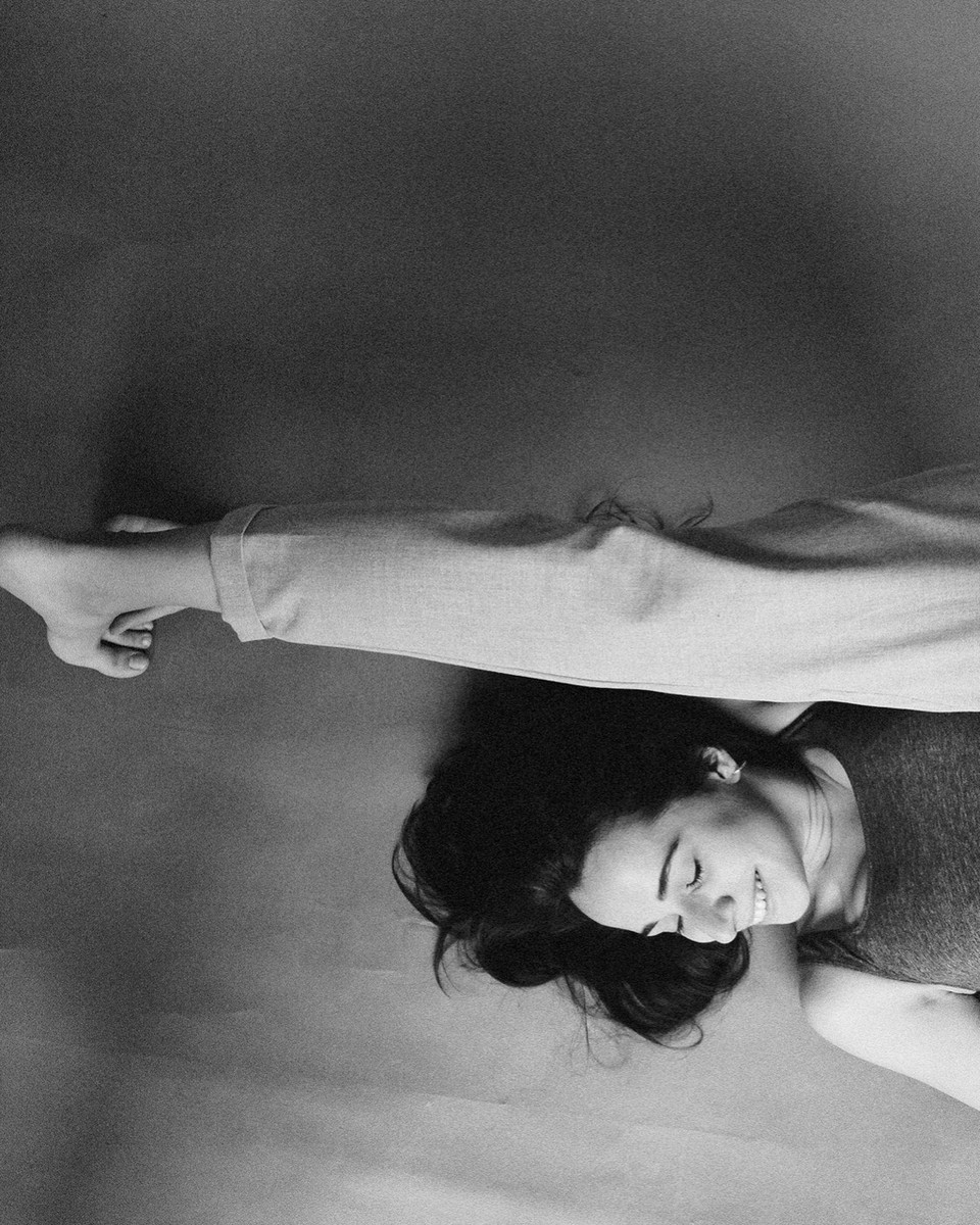 Тренируем крепость тела и бодрость духа в режиме самоизоляции. Преподаватель йоги и осознанности Татьяна Пошаталова рассказывает, как освоить тонкое искусство и почему поклоняться солнцу полезно