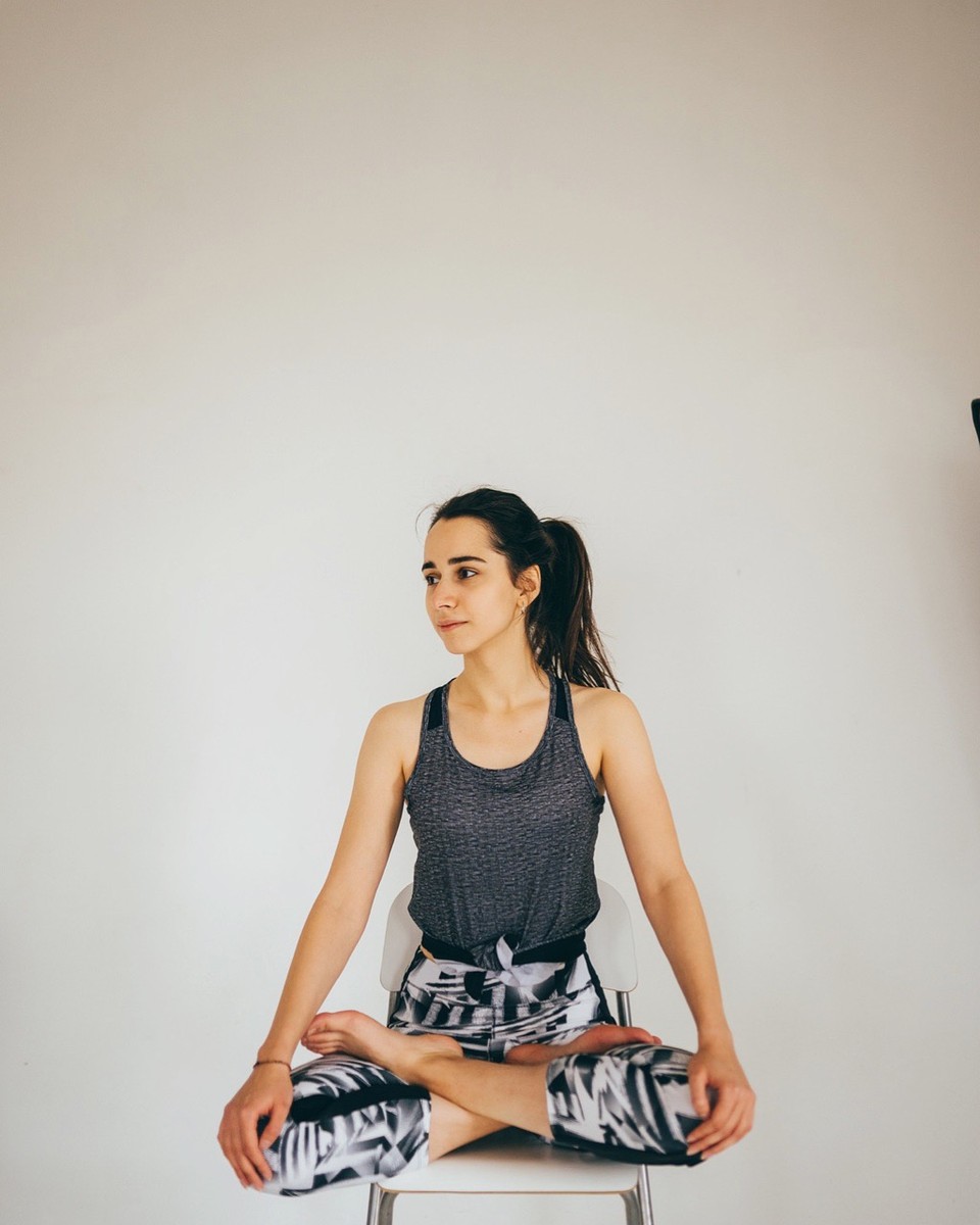 Тренируем крепость тела и бодрость духа в режиме самоизоляции. Преподаватель йоги и осознанности Татьяна Пошаталова рассказывает, как освоить тонкое искусство и почему поклоняться солнцу полезно