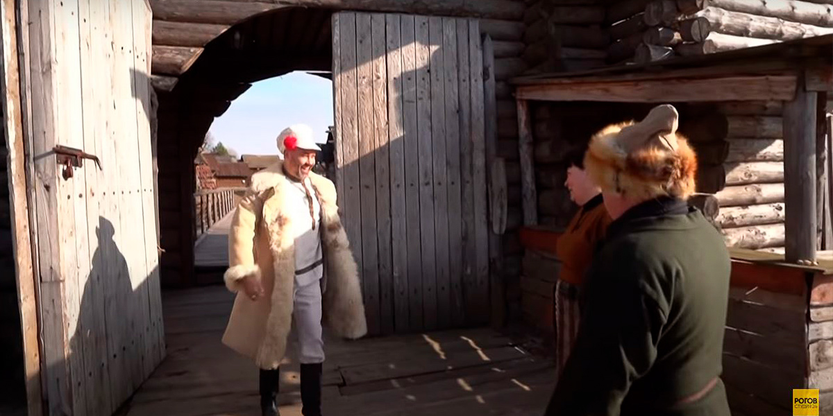 Съемки мэйковер-шоу в Суздале не обошлись без местного колорита. Пока героиня находилась в салоне красоты, стилист Александр Рогов отправился в музей «Щурово Городище», где доил корову, стрелял из лука и катался на ослице