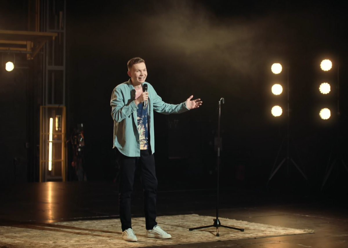 Комики Тёма Емельянов из Владимира и Дмитрий Коваль из Коврова снялись в экспериментальном шоу «Стендап Андеграунд», первый сезон которого уже вышел на интернет-платформах и совсем скоро будет показан на голубых экранах