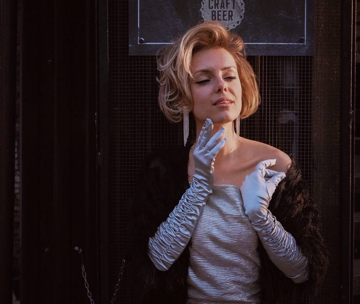 Стилист Маша Засорина дает советы по созданию аутентичных ретро-образов, от которых подписчики придут в восторг