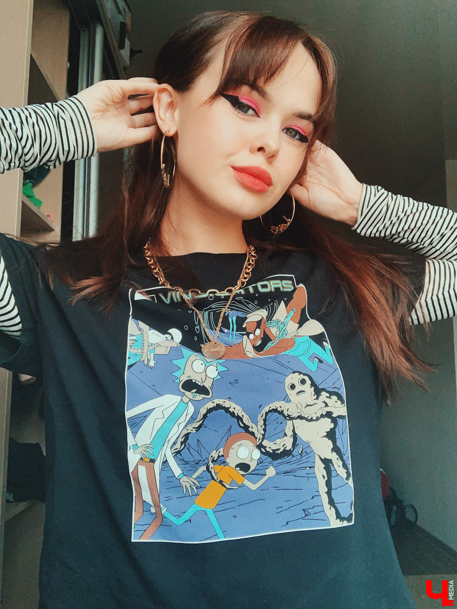 “Какие огромные стрелки”, - заметите вы, и будете правы. Но именно таков мир бьюти-экспериментов. Наш корреспондент совершил сразу три перевоплощения за один день