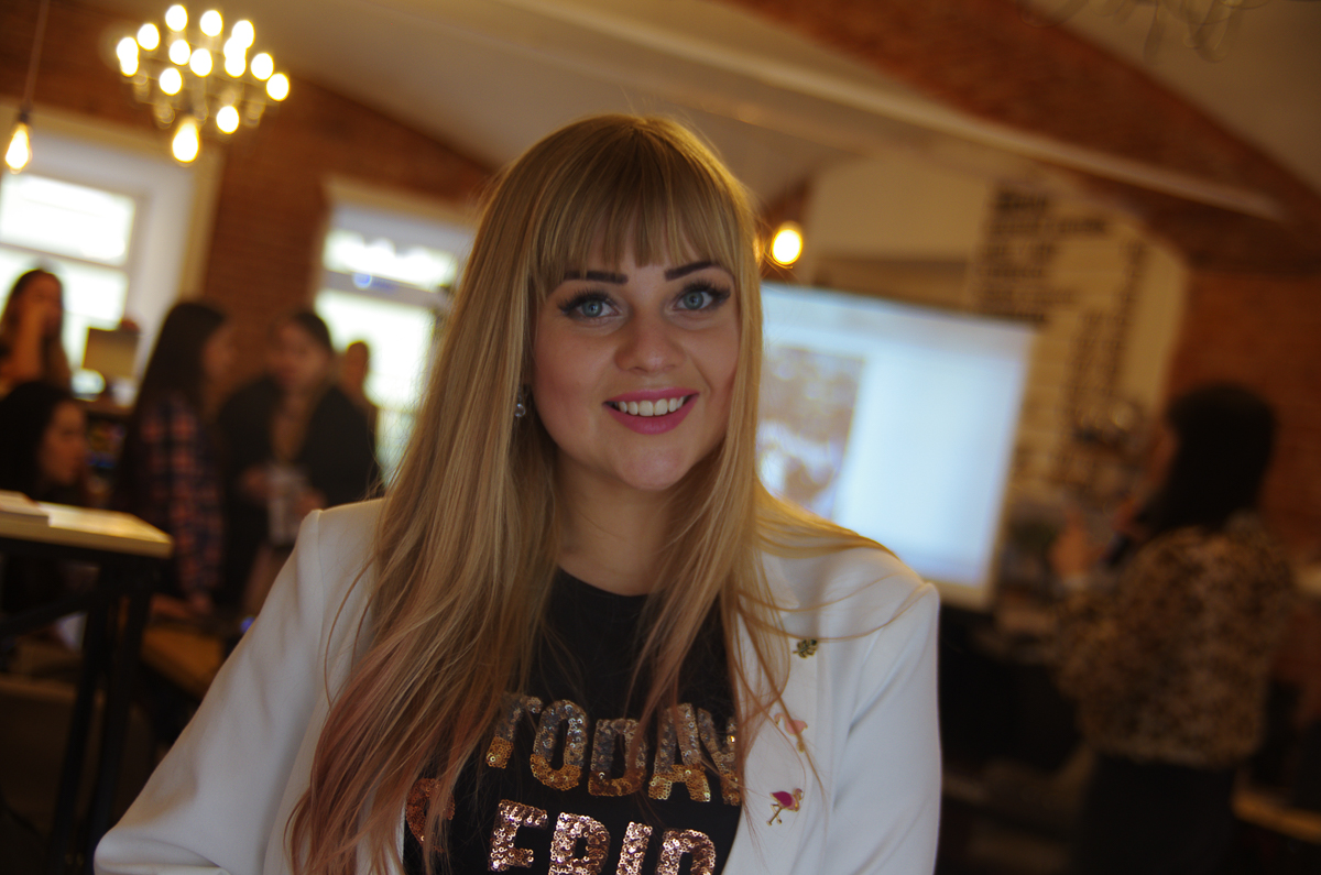 ART HALL запускает новый проект «АРТ КАРАНТИНО» — известные владимирские музыканты, художники и бизнесмены станут гостями прямых эфиров, где будут делиться полезными лайфхаками, говорить о жизни и, конечно, самоизоляции