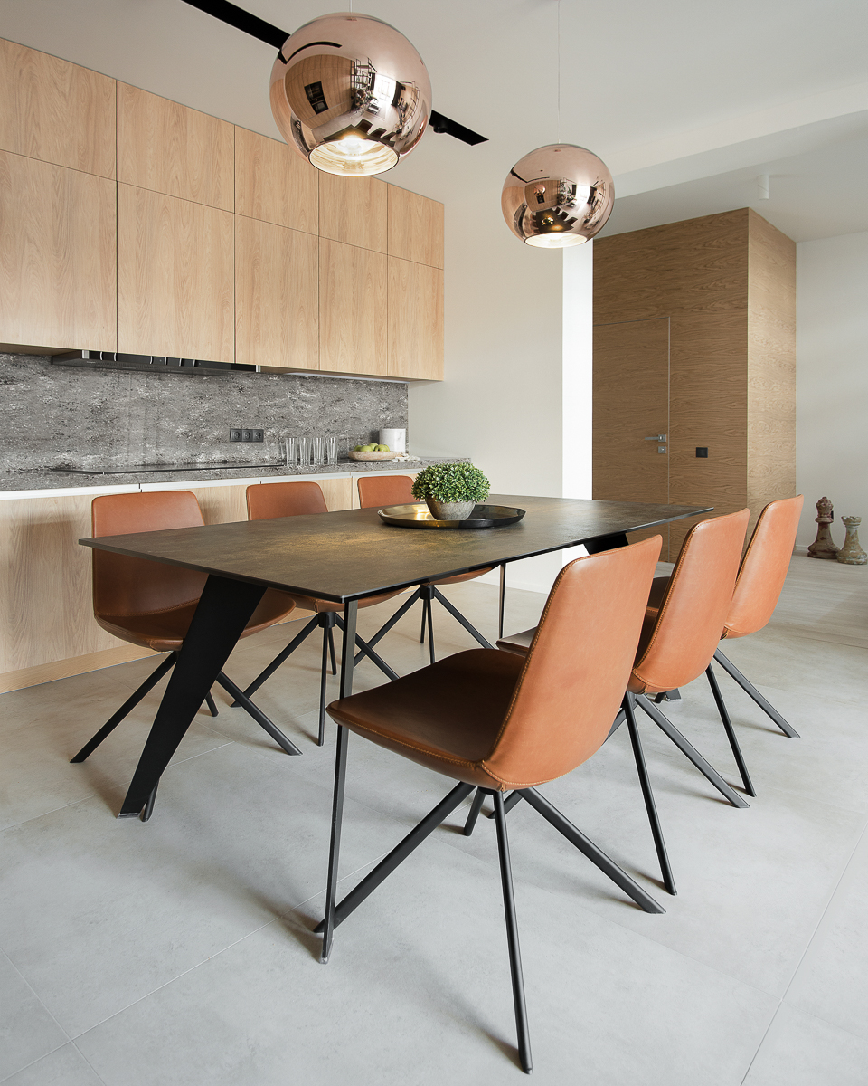 Владимирские дизайнеры превратили пустую коробку с голыми стенами в красивое, функциональное и индивидуальное пространство