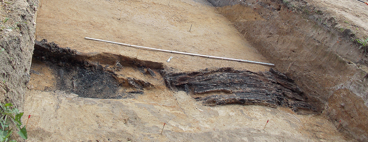 Когда во Владимире появились оборонительные сооружения? Как они выглядели?