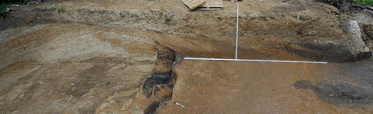 Когда во Владимире появились оборонительные сооружения? Как они выглядели?