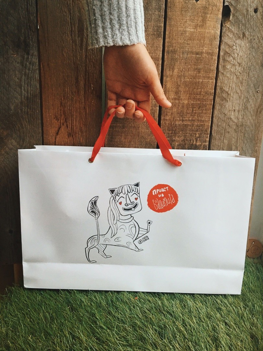 Эволюция сувениров во Владимире продолжается: теперь это мерч с эксклюзивными надписями и дизайнерская продукция с символикой города