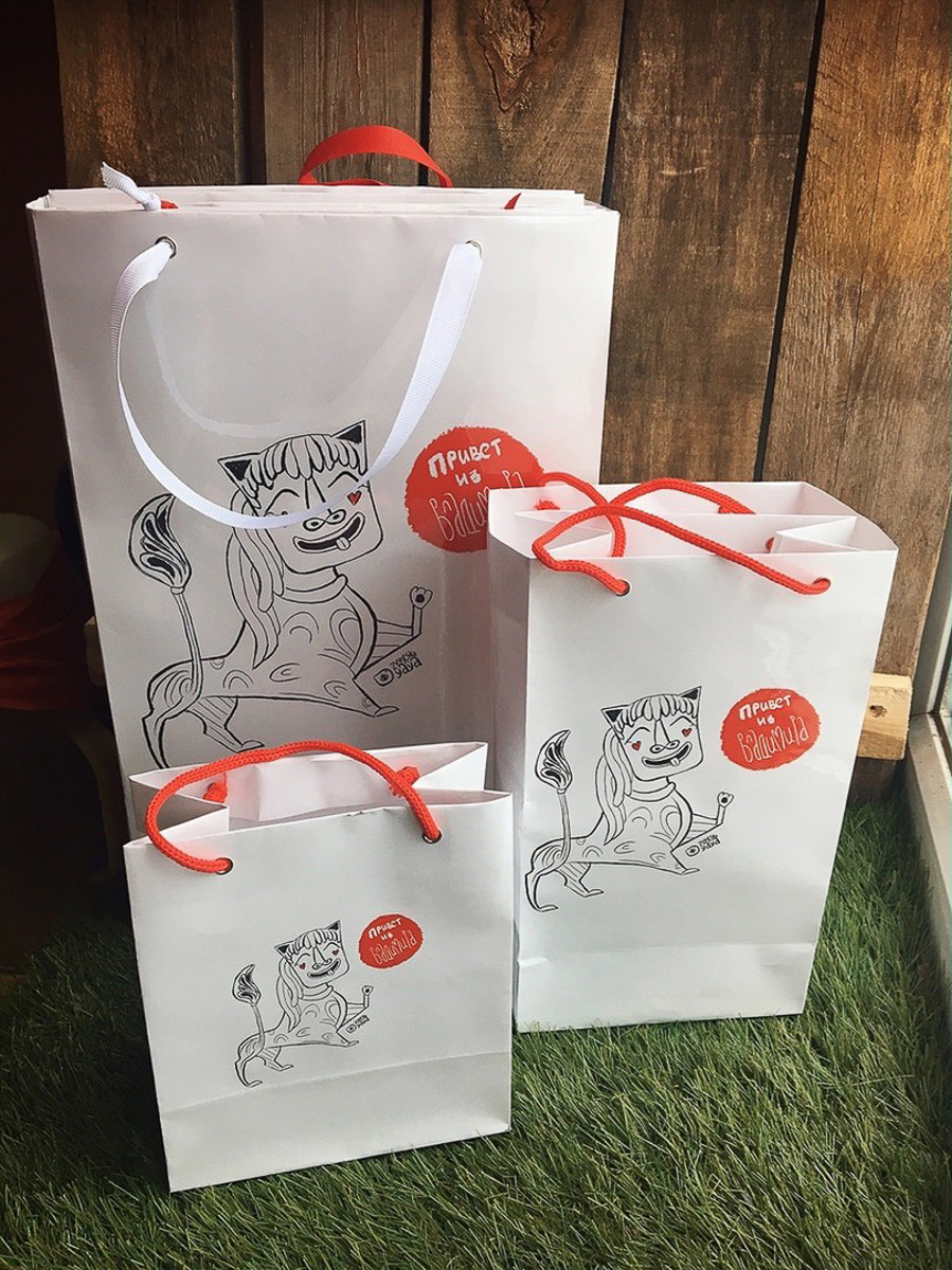 Эволюция сувениров во Владимире продолжается: теперь это мерч с эксклюзивными надписями и дизайнерская продукция с символикой города