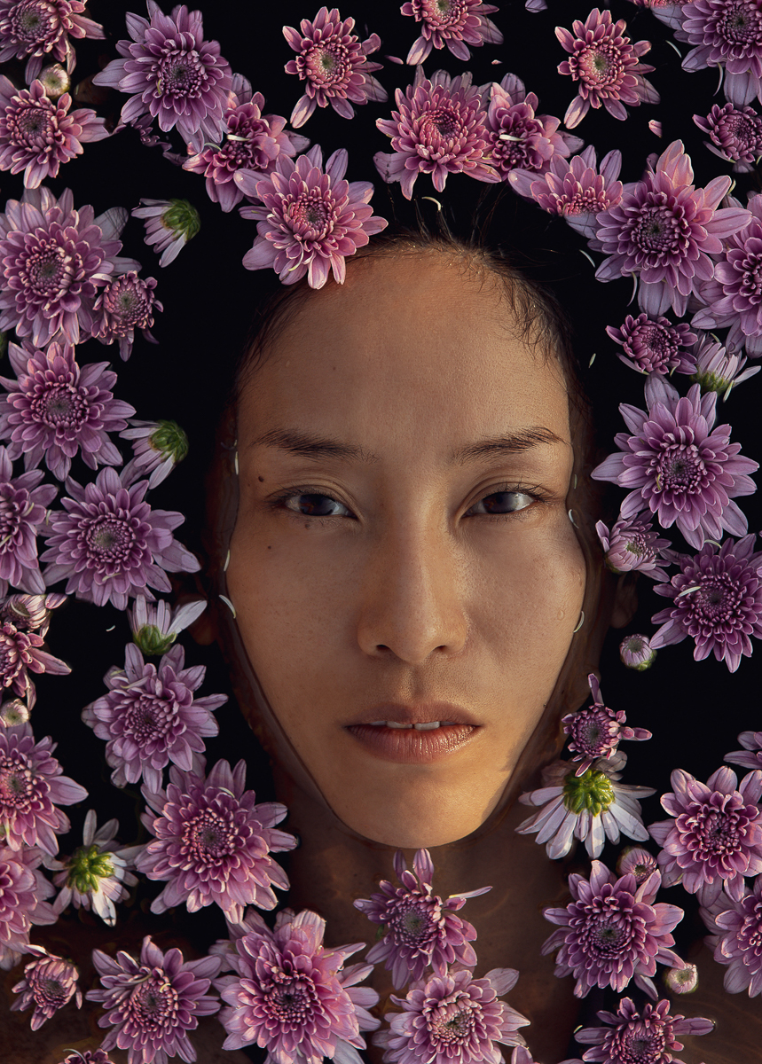 Фотограф Анастасия Шишкина искала модель для съемки, а нашла решающий элемент пазла. Благодаря случайной встрече девушка собралась с мыслями, взяла дочь Мари и с 25 тысячами рублей в кошельке улетела в Индию