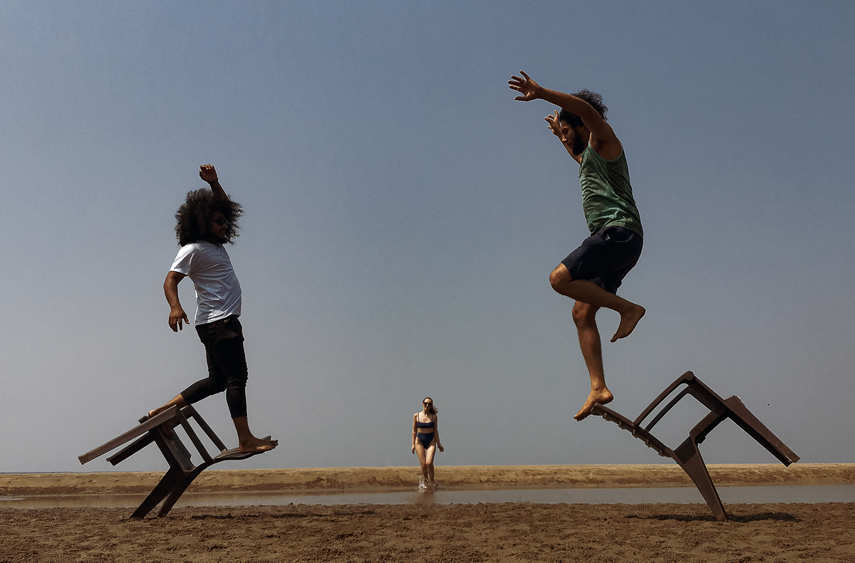 Фотограф Анастасия Шишкина искала модель для съемки, а нашла решающий элемент пазла. Благодаря случайной встрече девушка собралась с мыслями, взяла дочь Мари и с 25 тысячами рублей в кошельке улетела в Индию