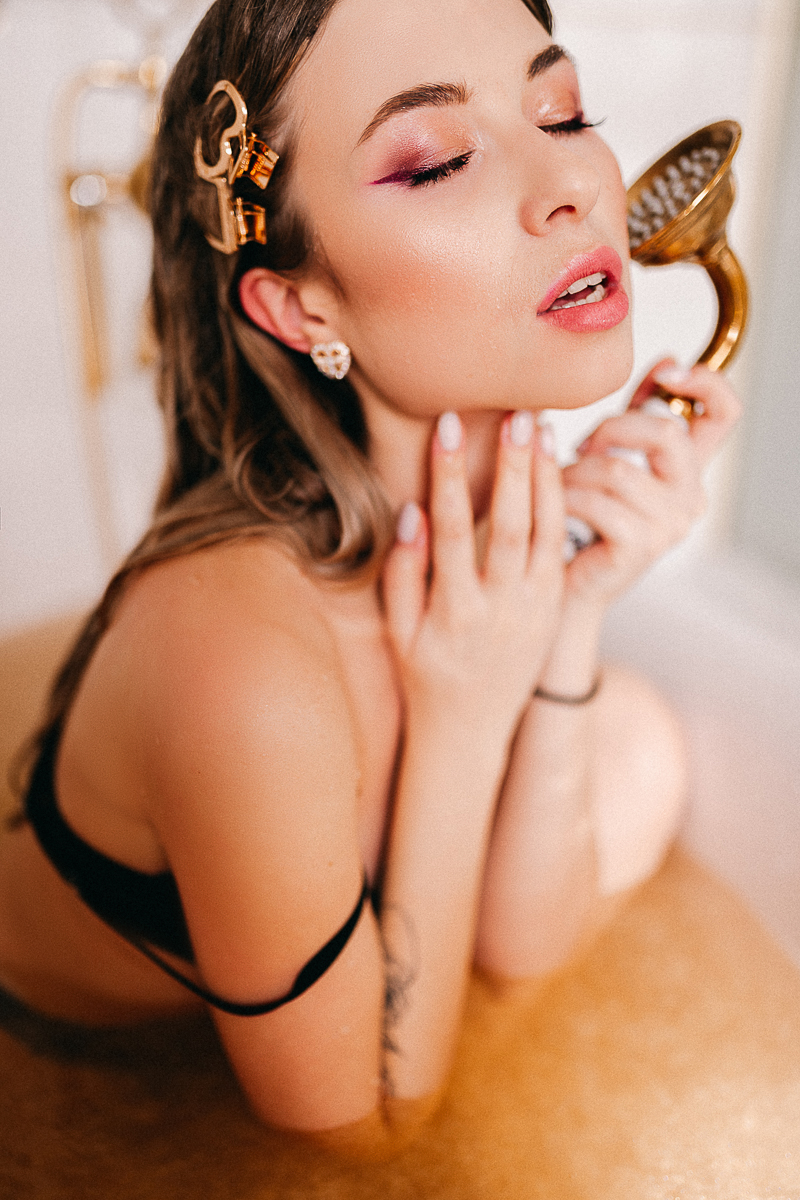 Модель Елена Теплова из Владимира стала участницей конкурса «Miss Maxim 2020». В случае победы она украсит обложку и разворот топового мужского журнала