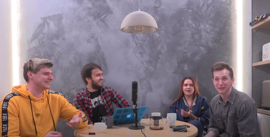 Что будет, если на одной кухне соберутся музыканты, фотограф и ведущий? Домашнее стрим-шоу «Кухня-live», на котором под чай с печеньками деятели творчества говорят о повседневных вещах